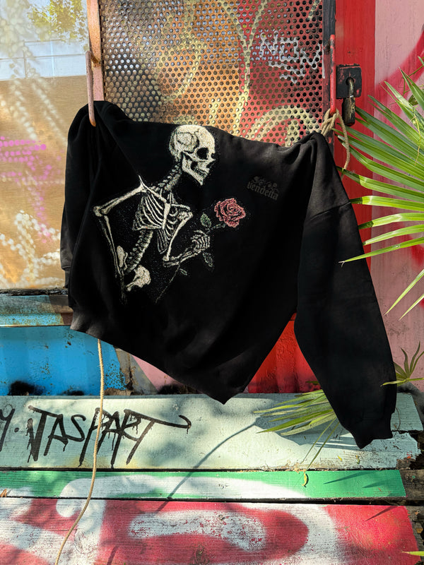VA-SS25-884 SKULL & ROSE EMBROIDERY TAPESTRY CREWNECK