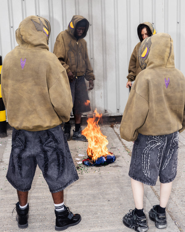 GOBLIN WASHED DENIM APPLIQUÉ JORTS